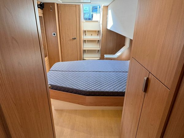 Bali 4.8 | Silver Dolphin