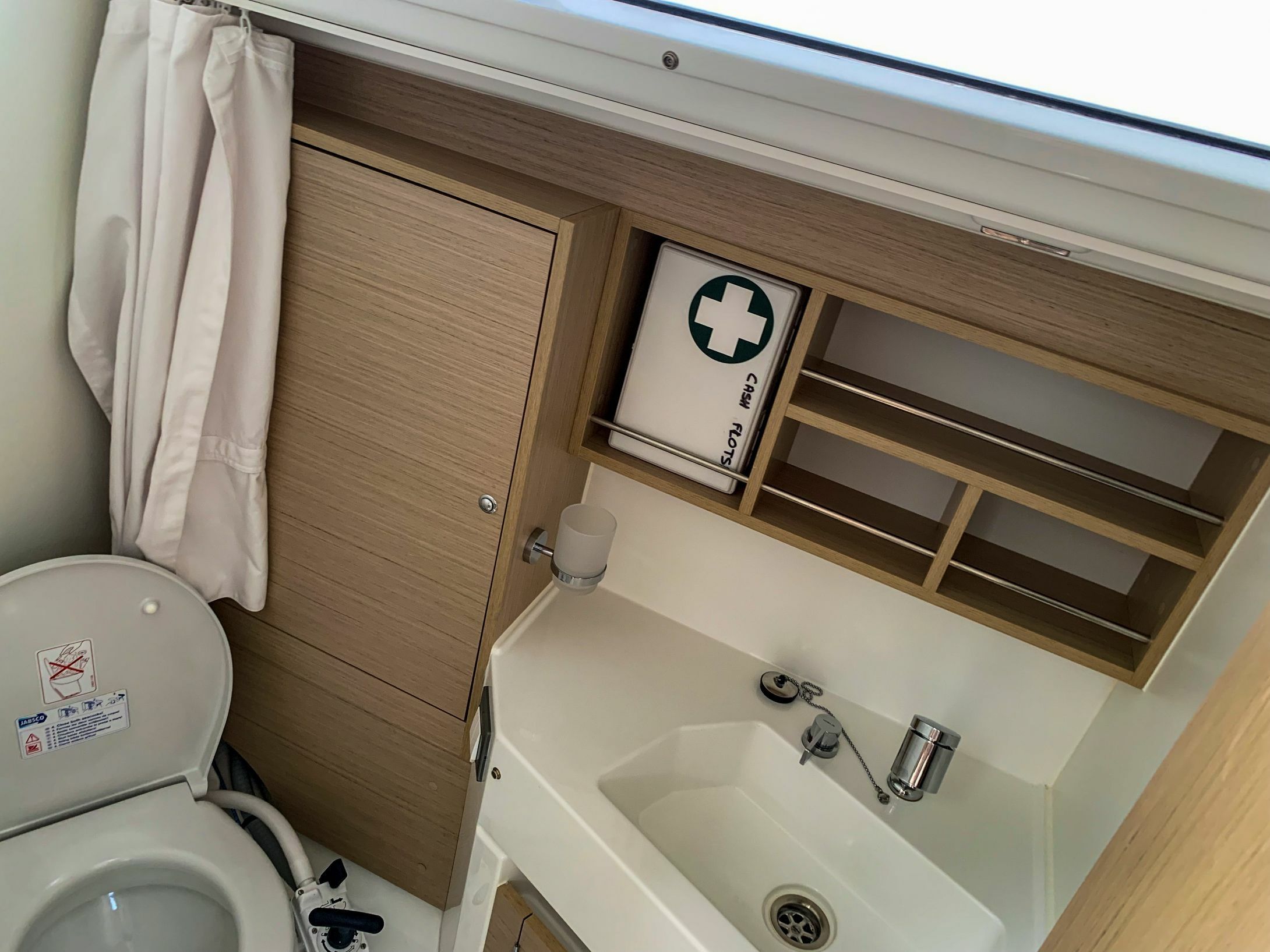 Beneteau Oceanis 34.1 | Cash-Flots