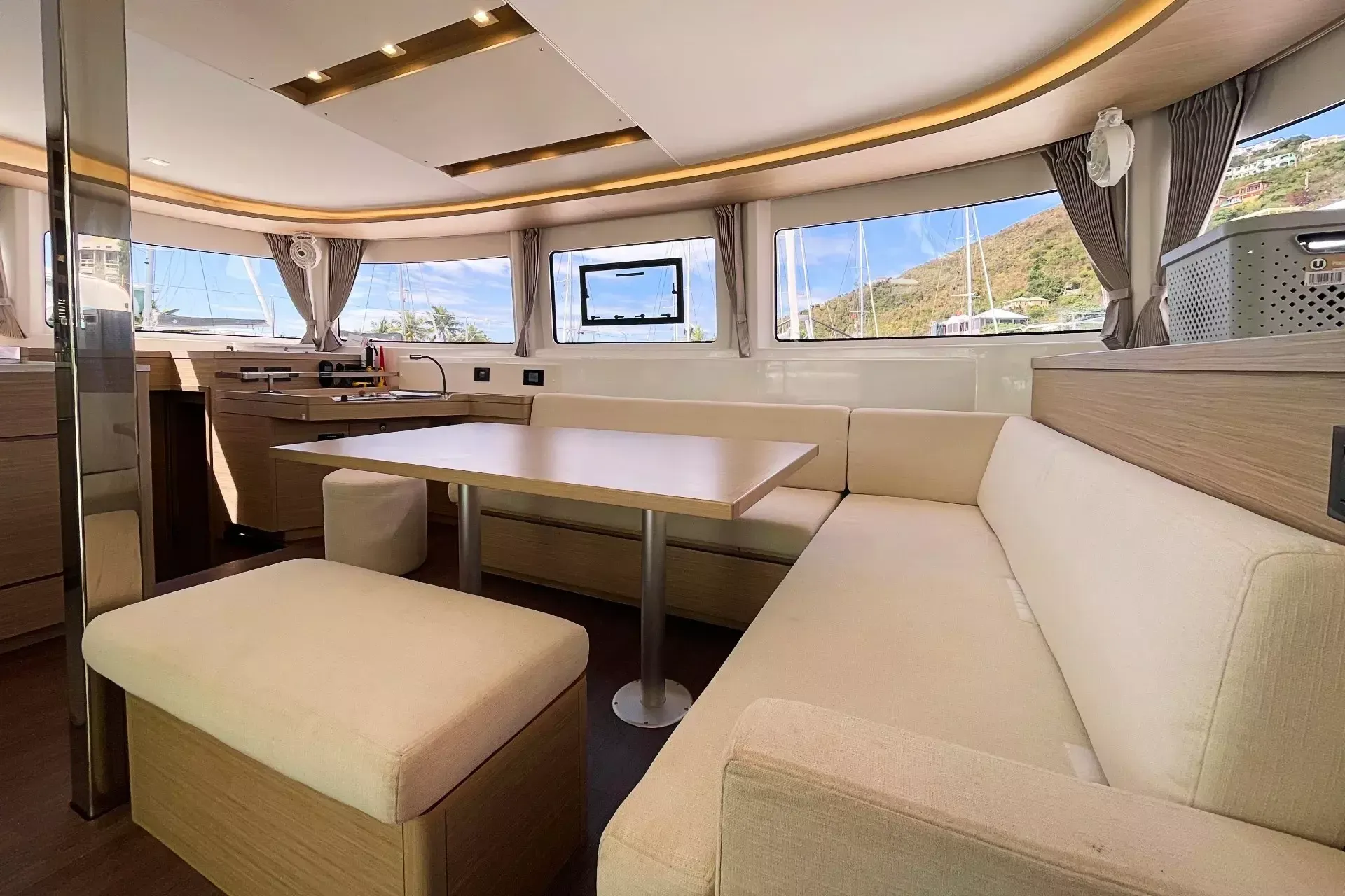 Lagoon 46 | Ocean Blue