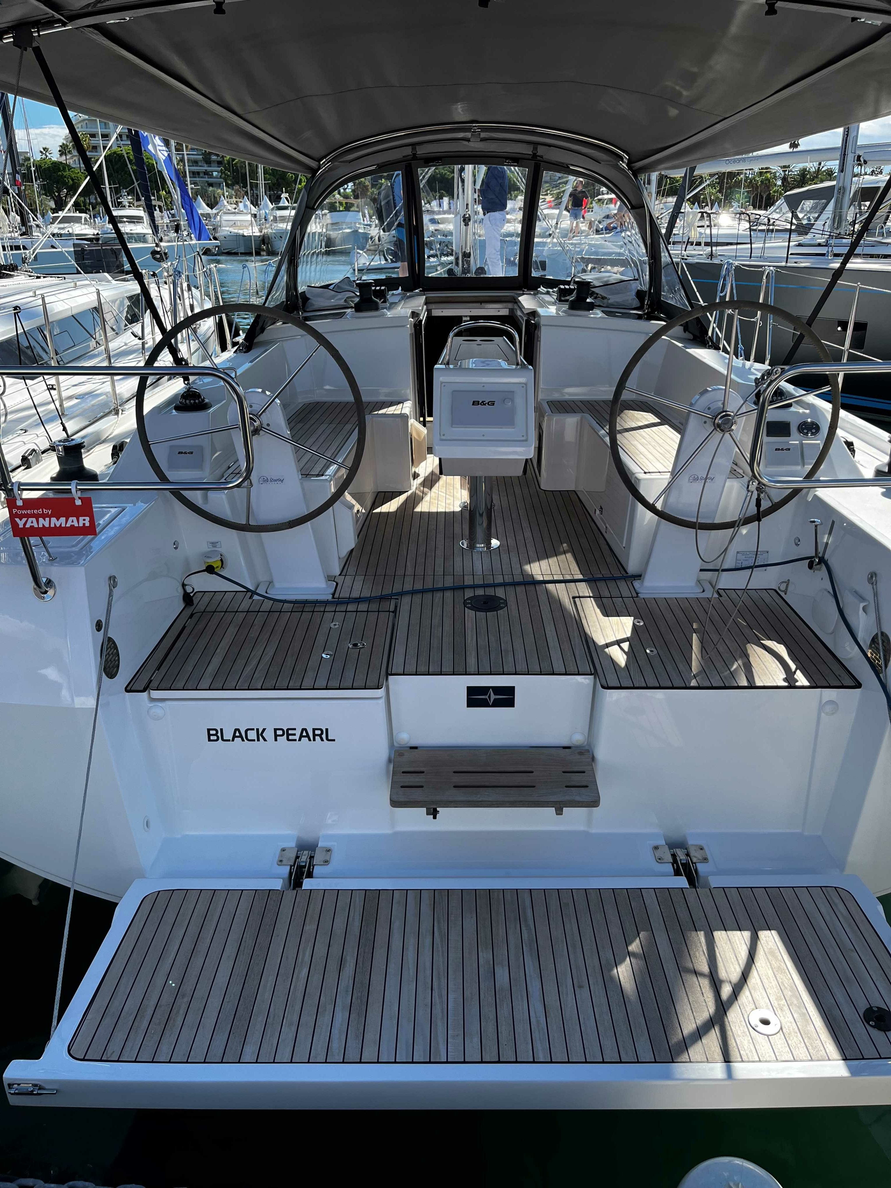 Bavaria C38 | Black Pearl