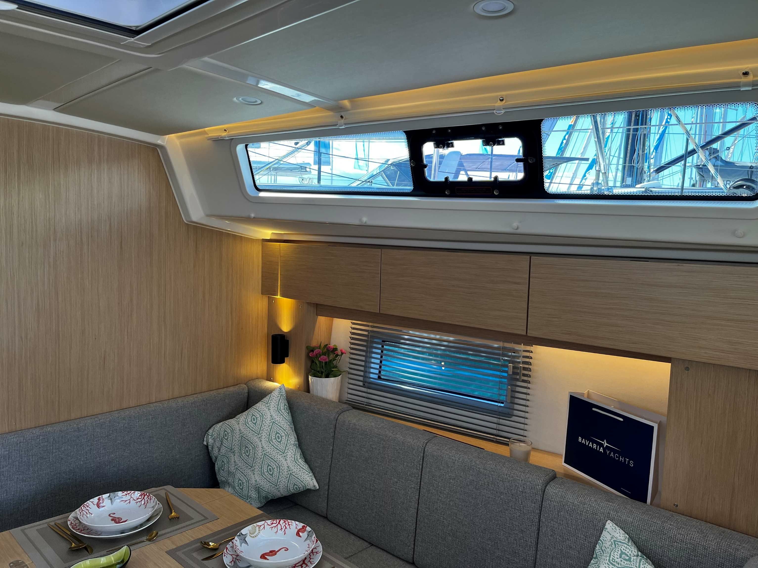 Bavaria C38 | Black Pearl