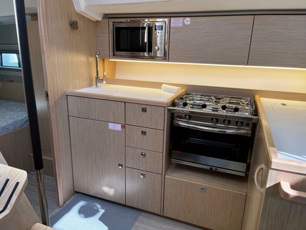 Bavaria C38 | Black Pearl