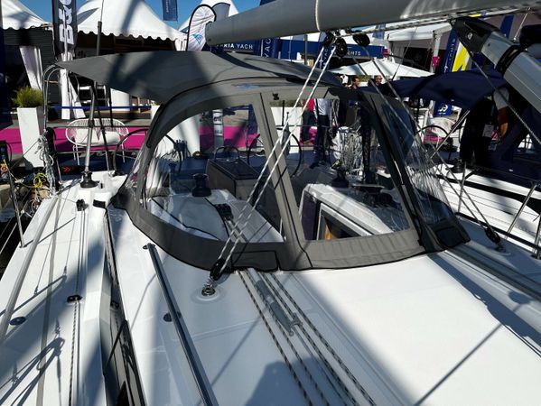 Bavaria C38 | Black Pearl