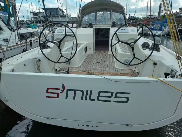 Salona 380 | Smiles