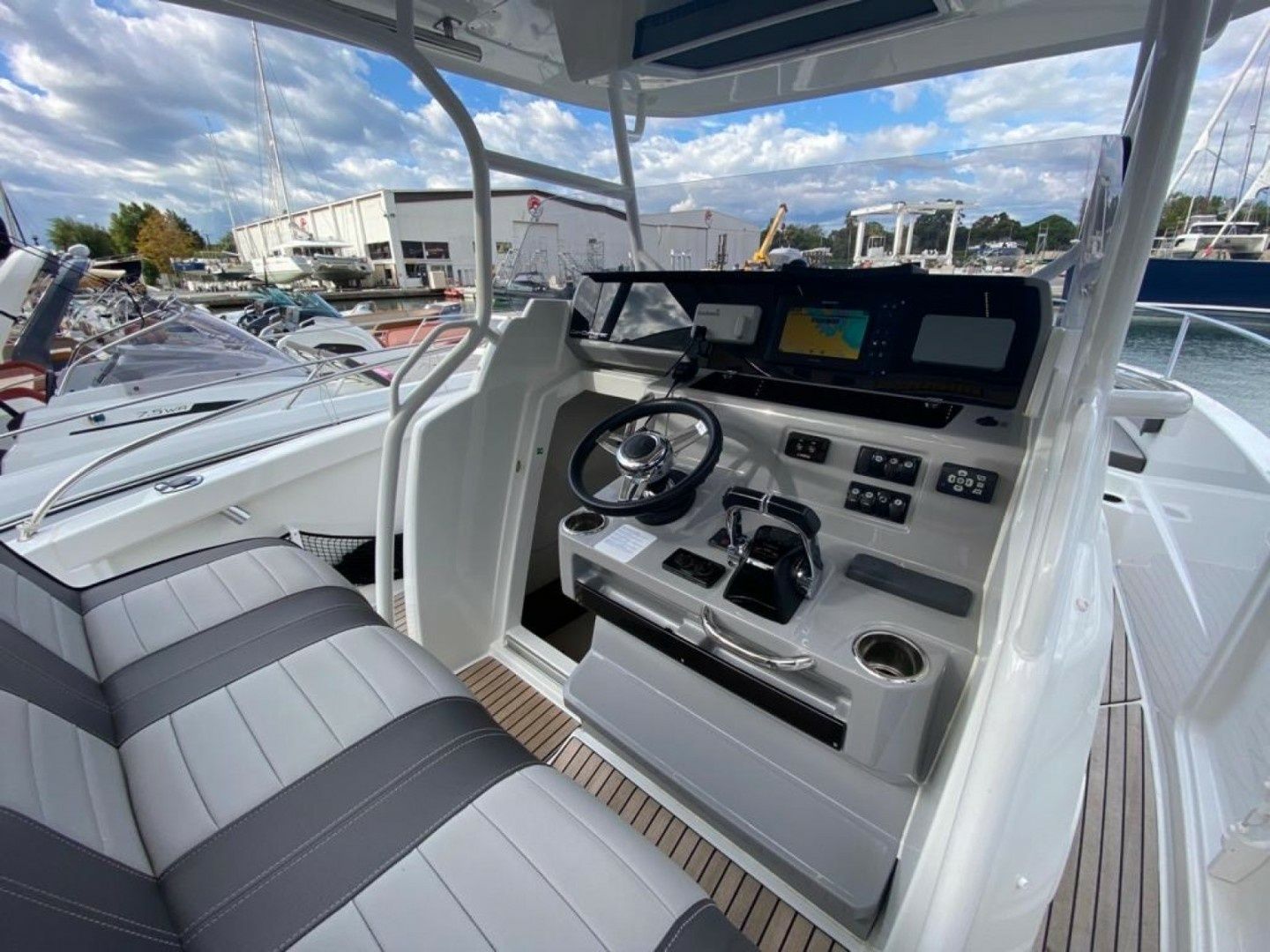 Jeanneau Cap Camarat 9.0 CC | Doudou