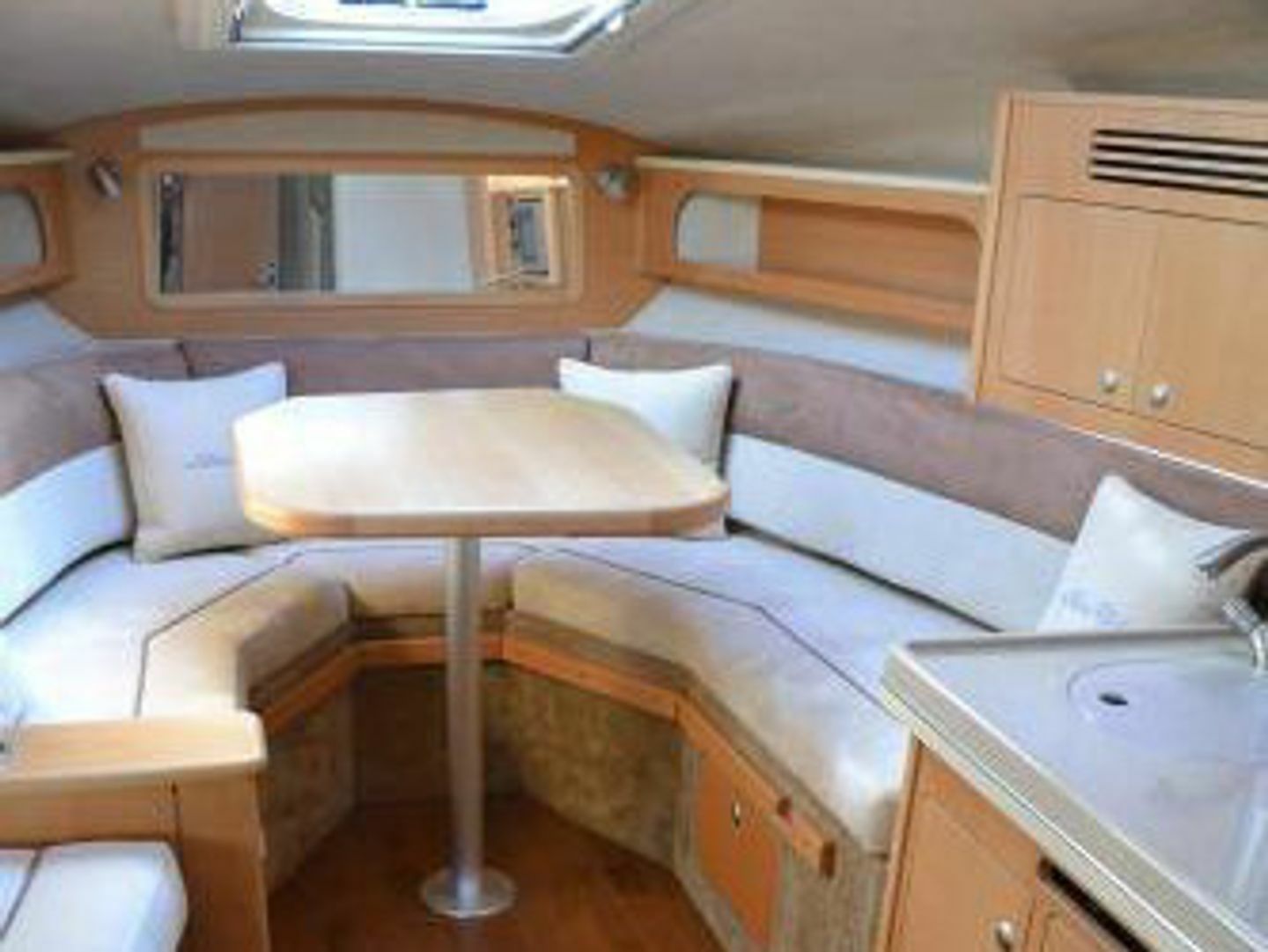 Sea Ray 305 Sundancer | Fourbuoys