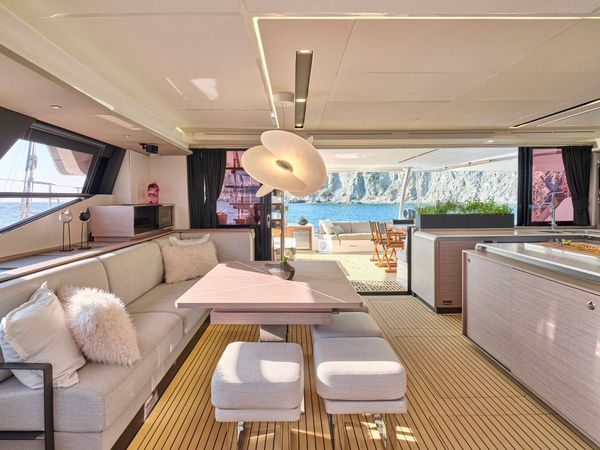 Fountaine Pajot Alegria 67 | Stephanie
