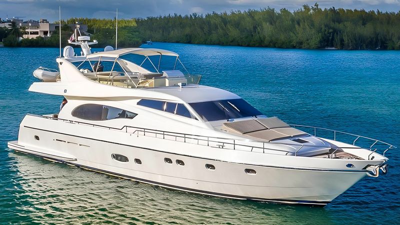 Ferretti 72 | Hasard