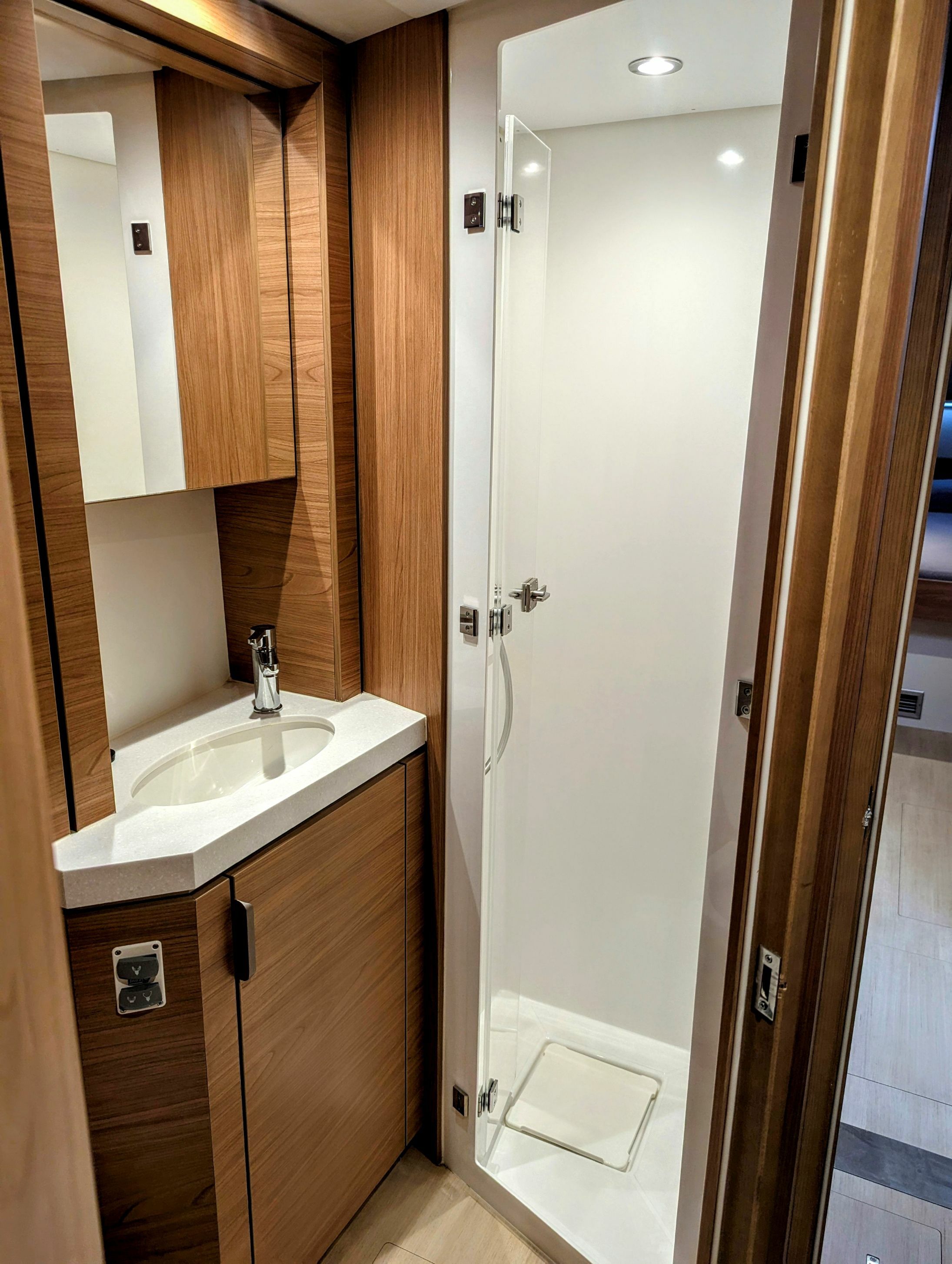 Bali 4.6 | Star Voyager