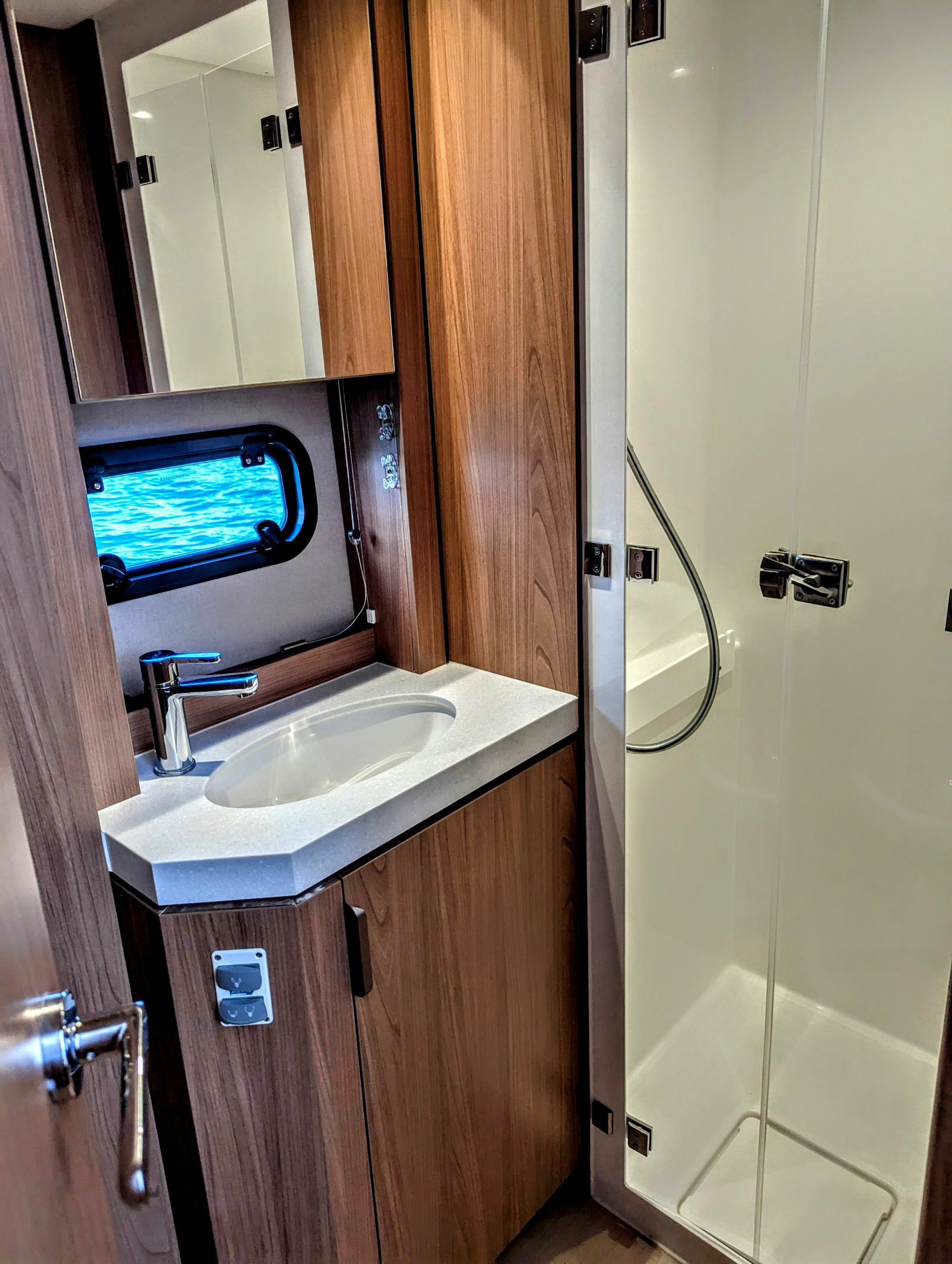 Bali 4.6 | Star Voyager