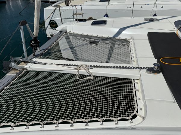 Lagoon 42 | White Lady