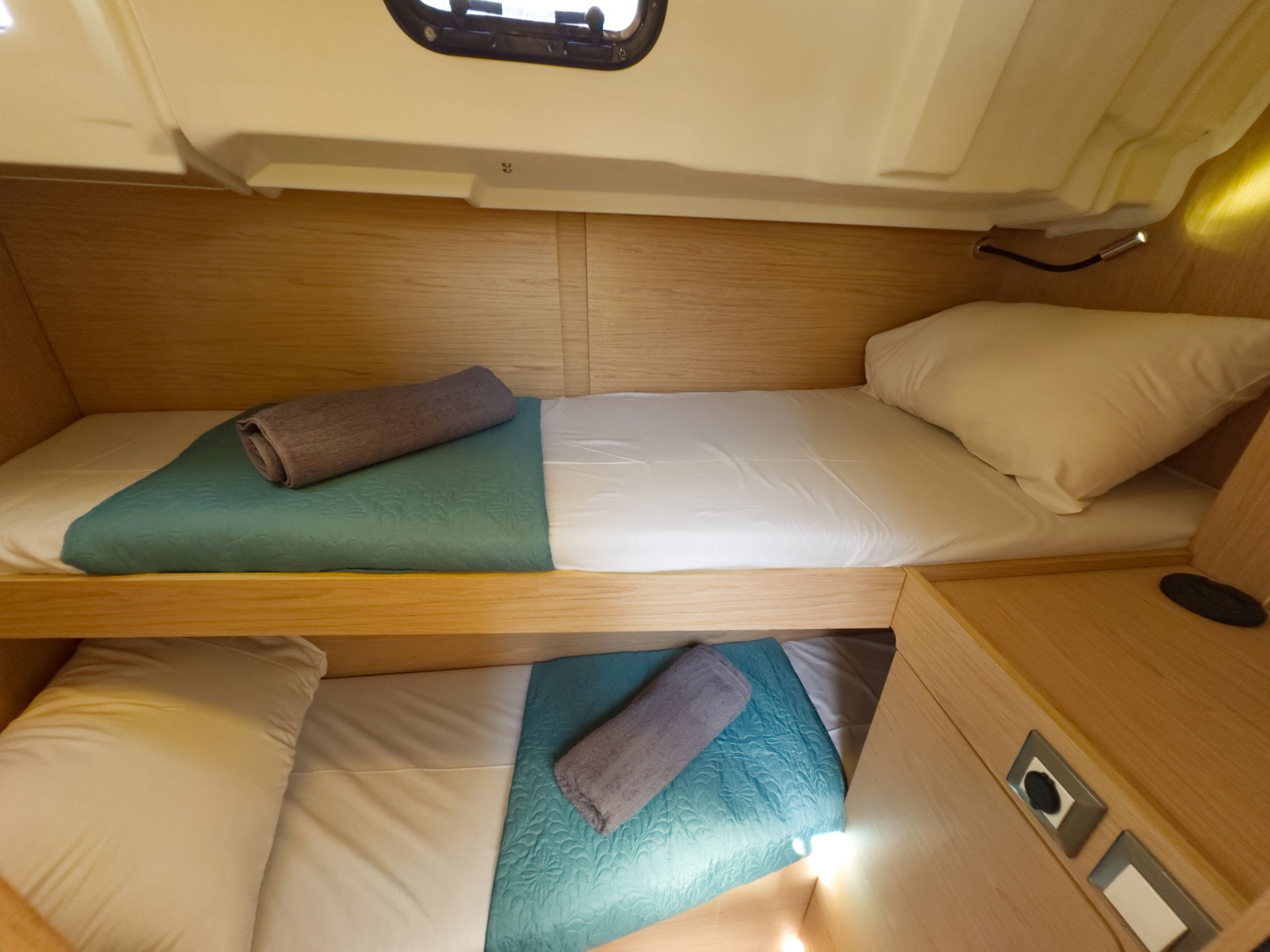 Beneteau Oceanis 46.1 | Sail Away