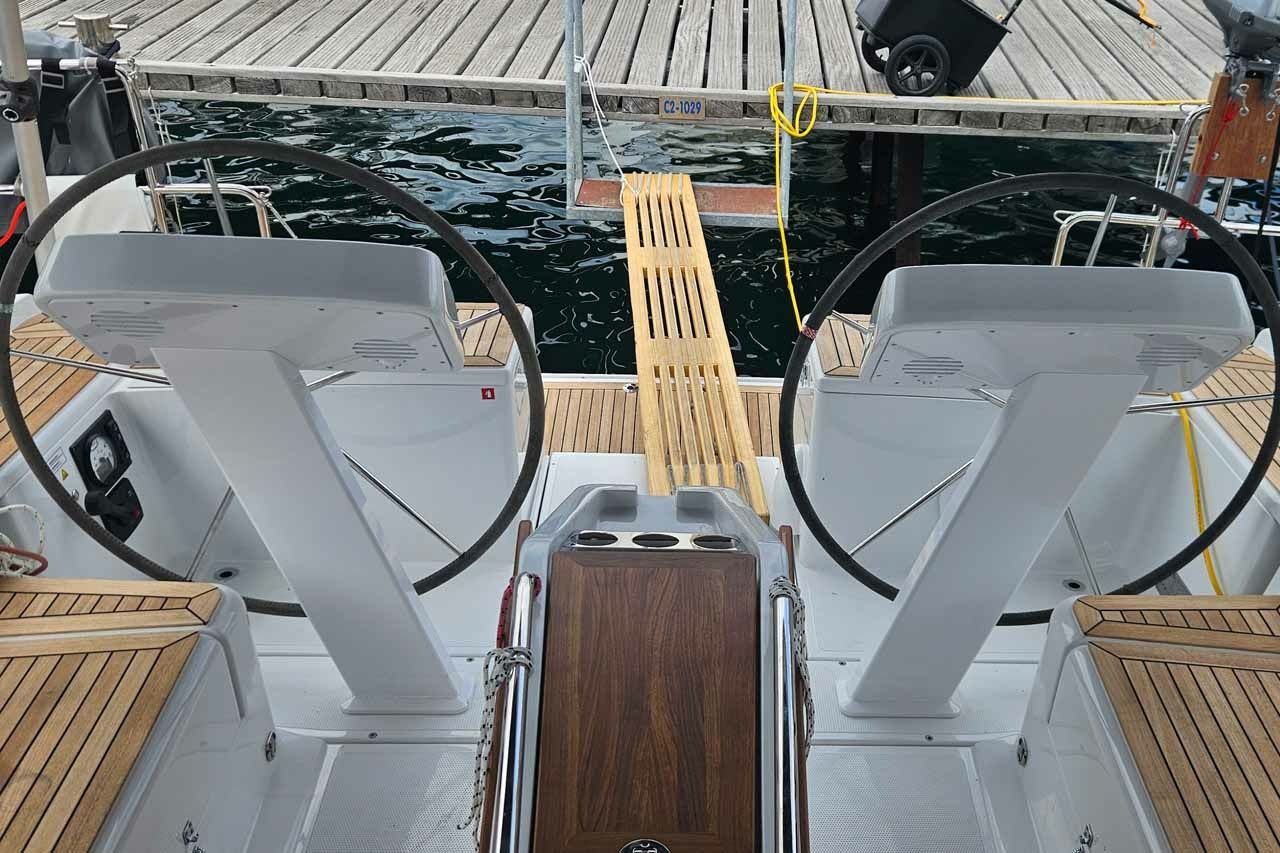 Hanse 458 | Apple