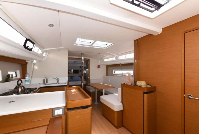 Jeanneau Sun Odyssey 440 | Carlotta