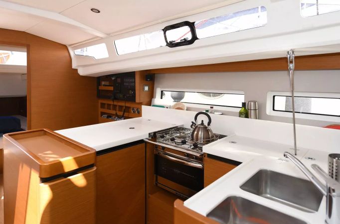 Jeanneau Sun Odyssey 440 | Carlotta