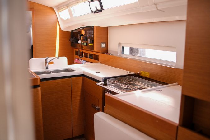 Jeanneau Sun Odyssey 410 | Maral