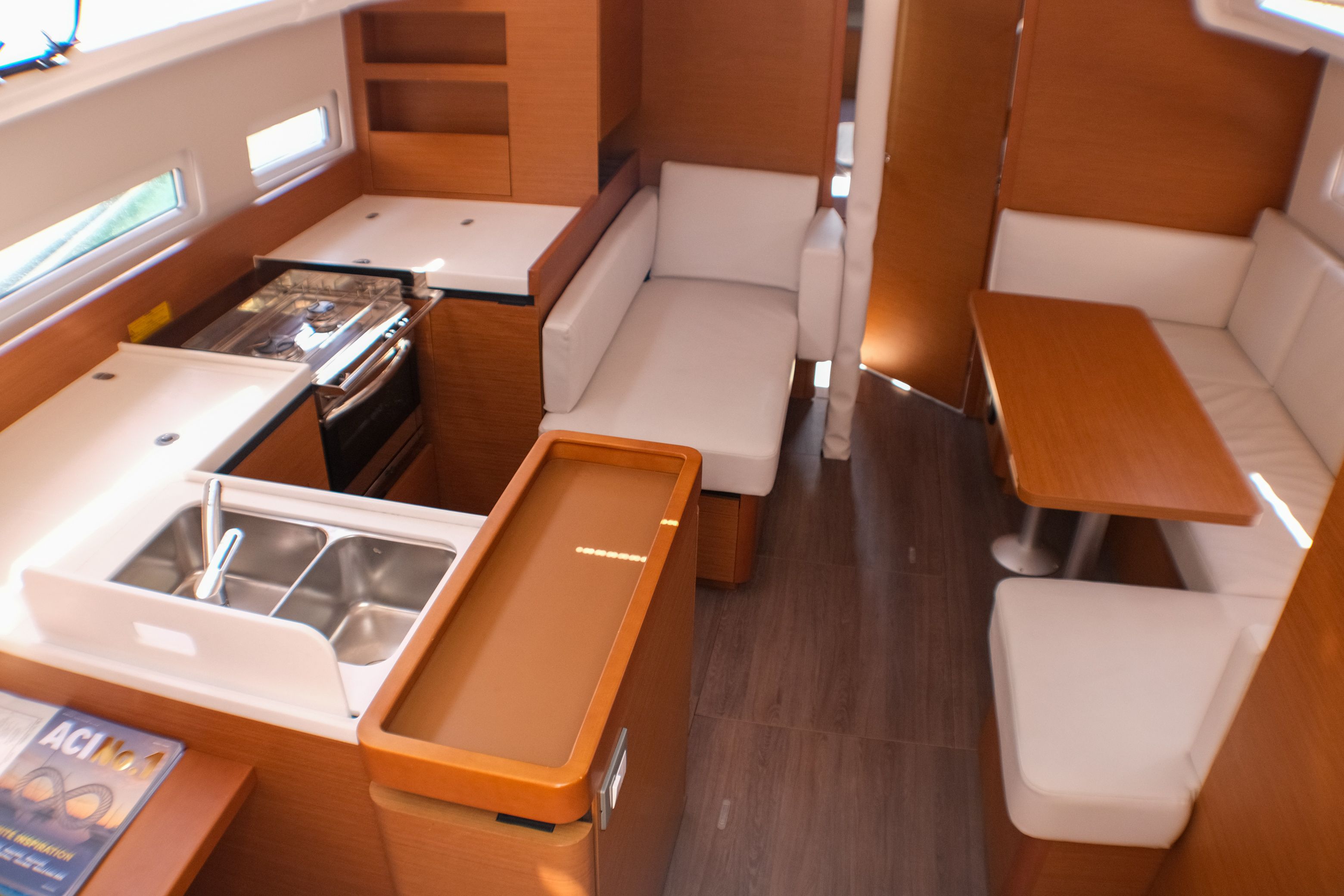 Jeanneau Sun Odyssey 410 | Maral