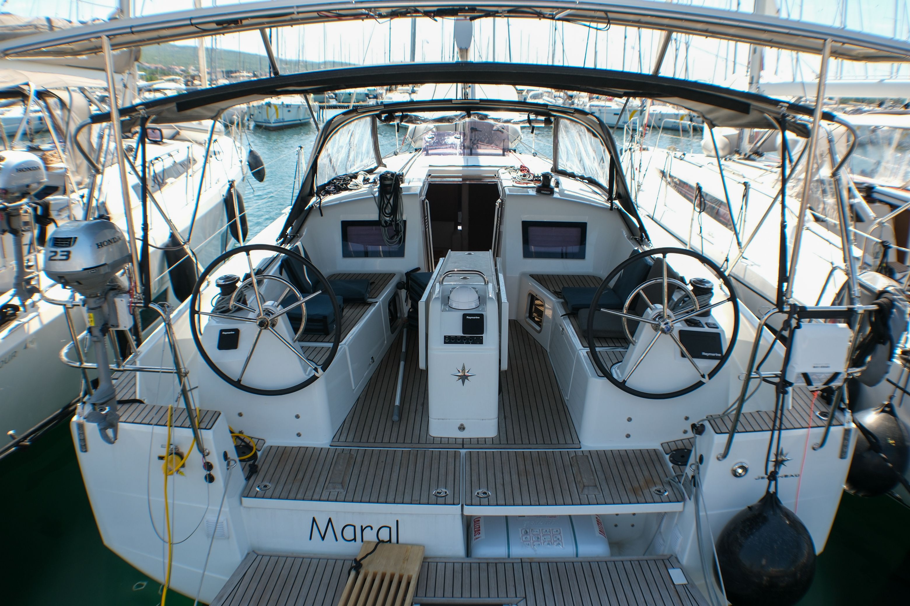 Jeanneau Sun Odyssey 410 | Maral