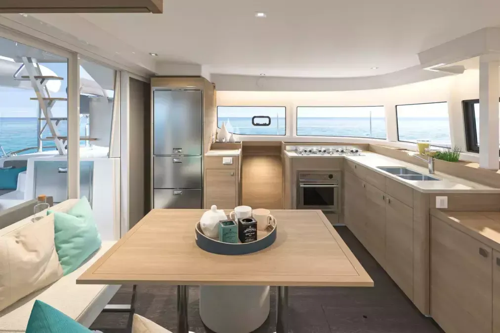 Lagoon 43 | Active.Cruises