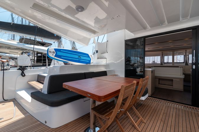 Lagoon 51 | Moonshadow