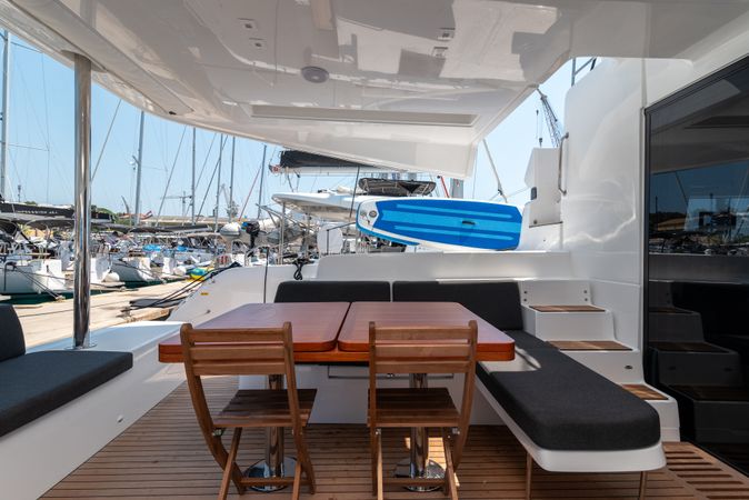 Lagoon 51 | Moonshadow