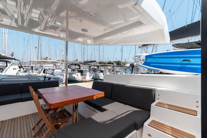 Lagoon 51 | Moonshadow