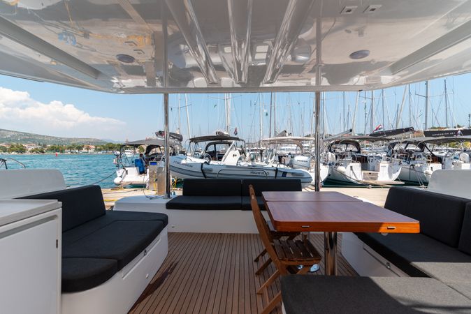 Lagoon 51 | Moonshadow