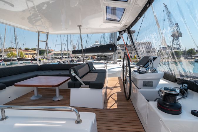 Lagoon 51 | Moonshadow