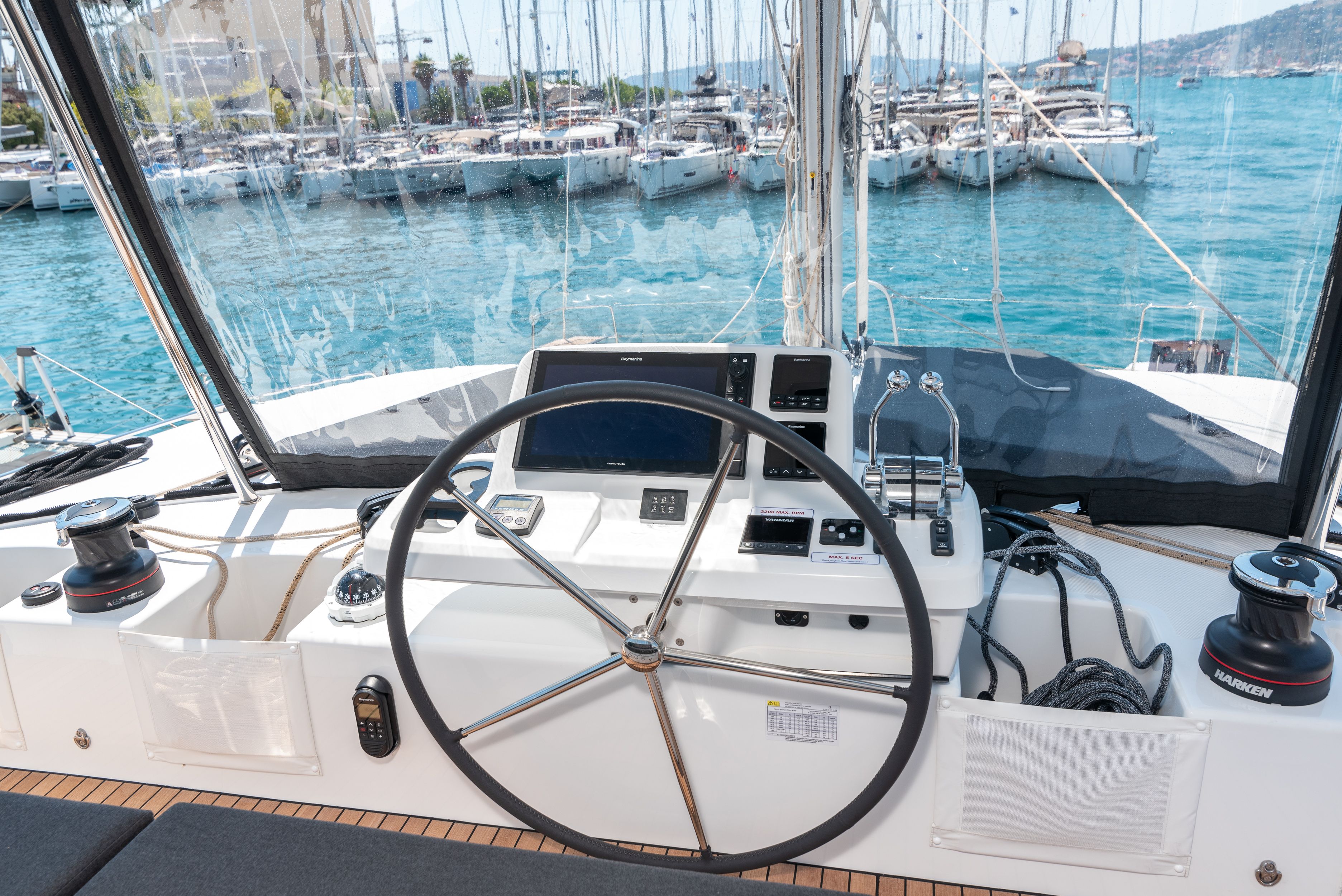 Lagoon 51 | Moonshadow