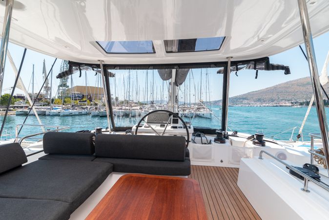 Lagoon 51 | Moonshadow