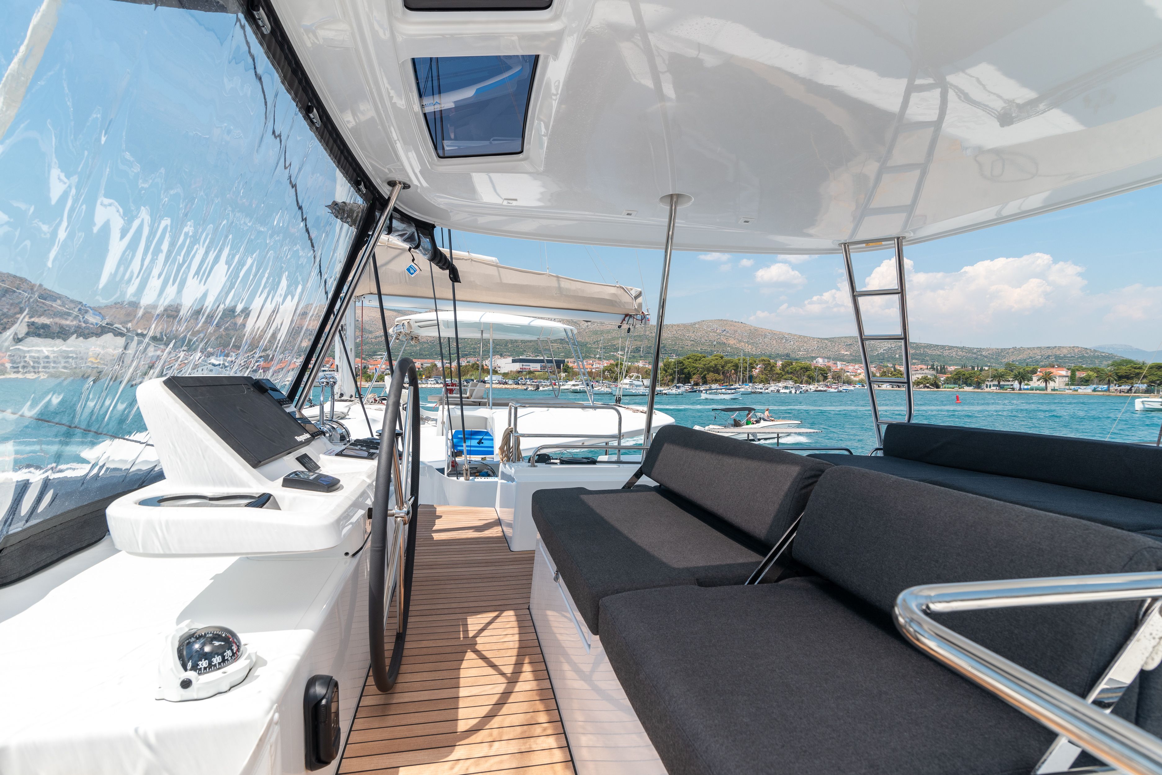 Lagoon 51 | Moonshadow