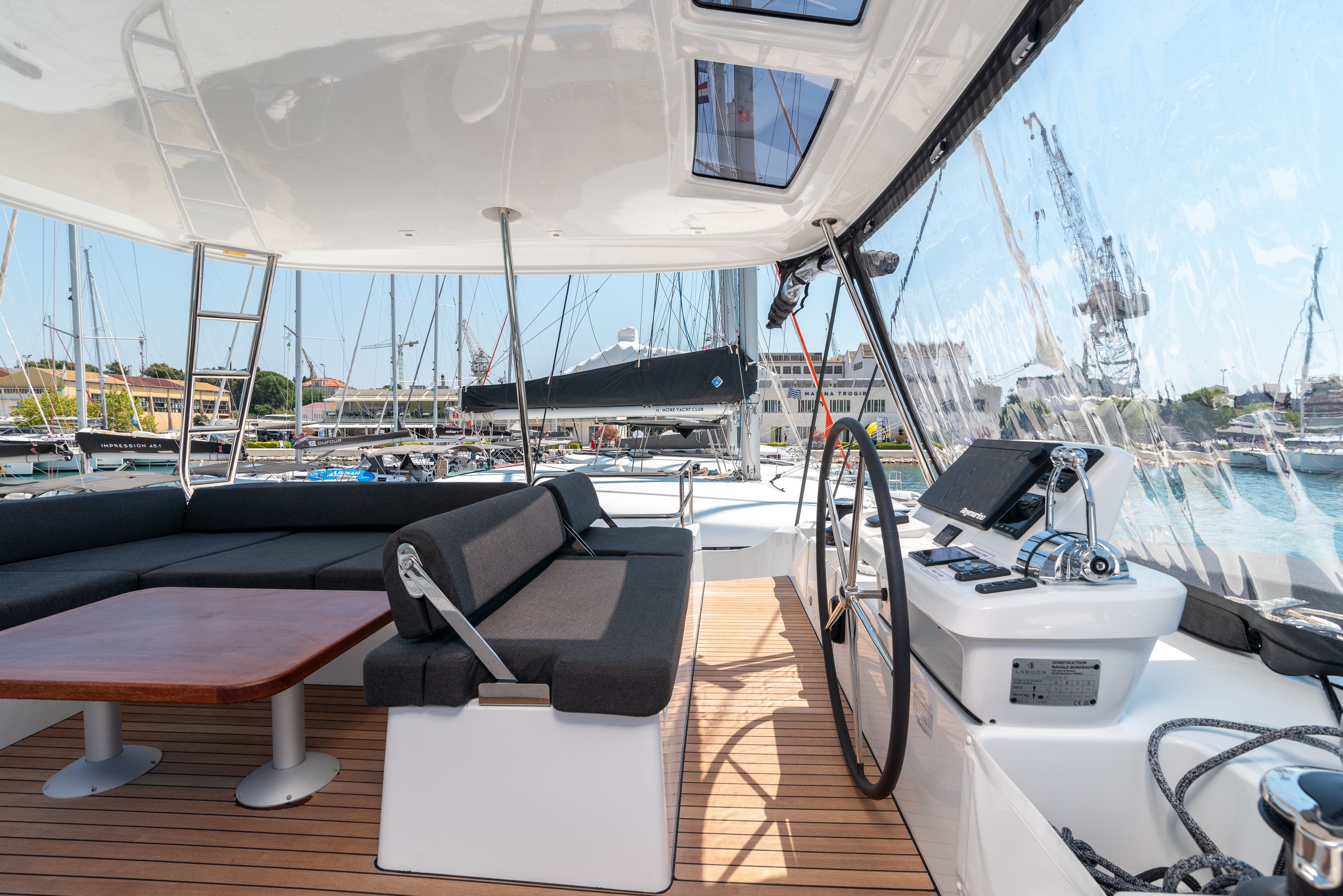 Lagoon 51 | Moonshadow