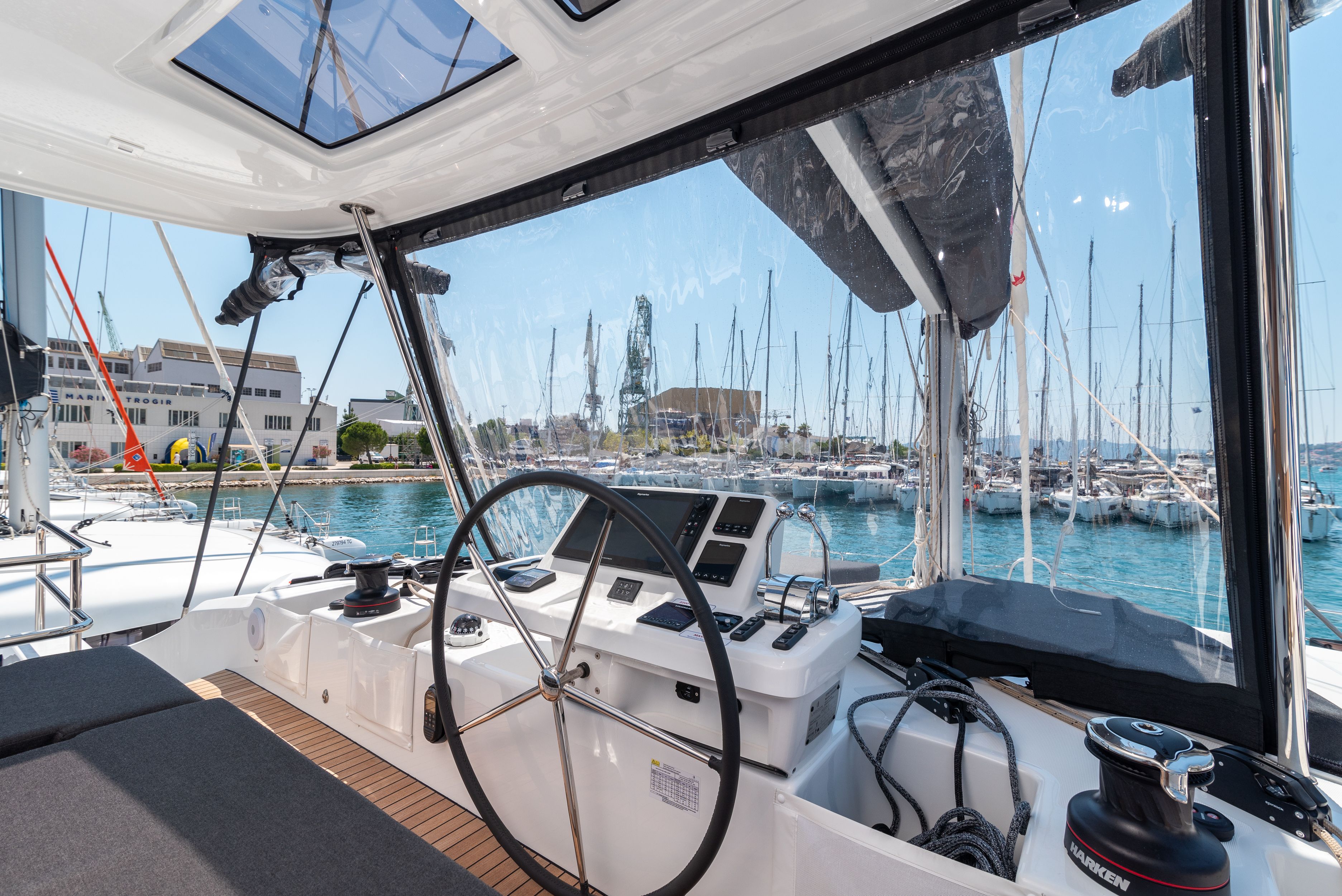 Lagoon 51 | Moonshadow