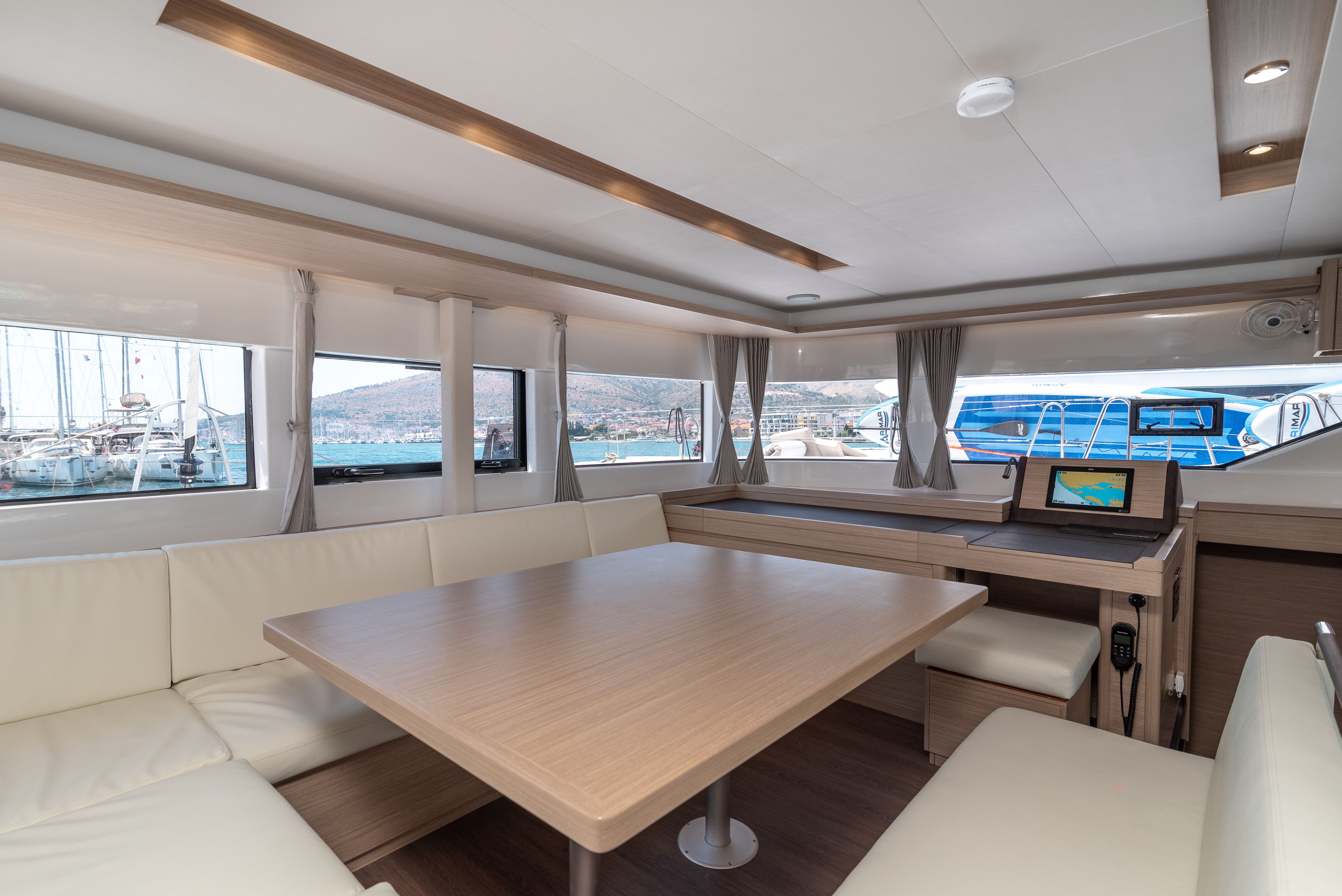 Lagoon 51 | Moonshadow