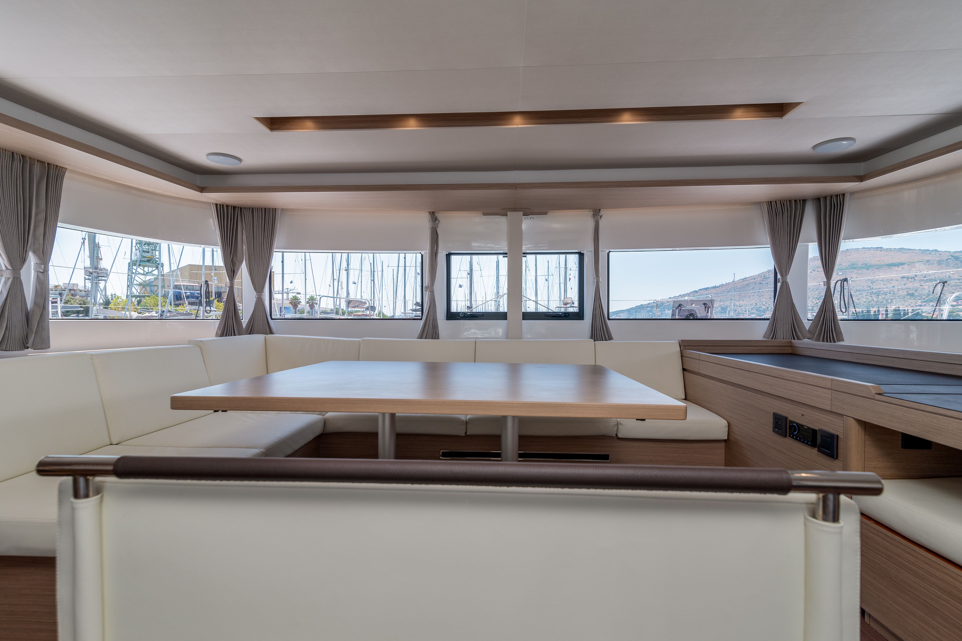 Lagoon 51 | Moonshadow