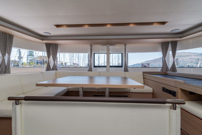 Lagoon 51 | Moonshadow