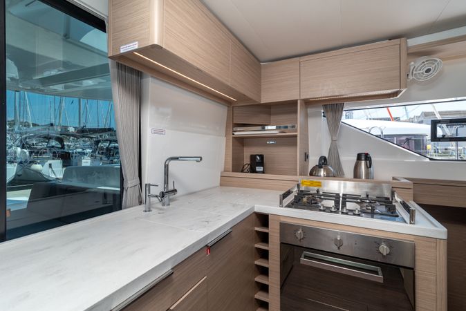 Lagoon 51 | Moonshadow