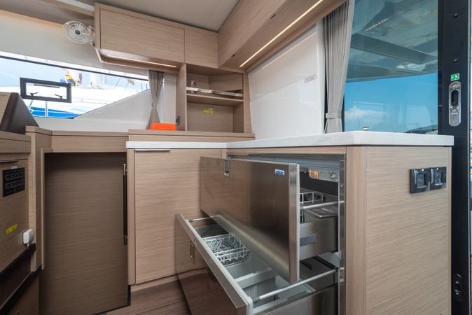 Lagoon 51 | Moonshadow