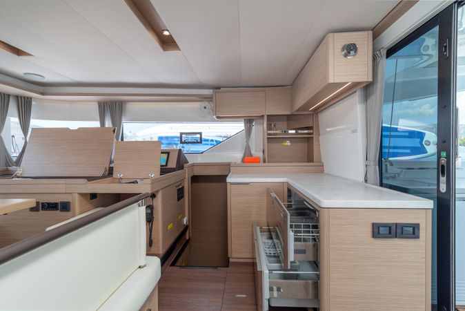 Lagoon 51 | Moonshadow