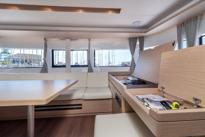 Lagoon 51 | Moonshadow