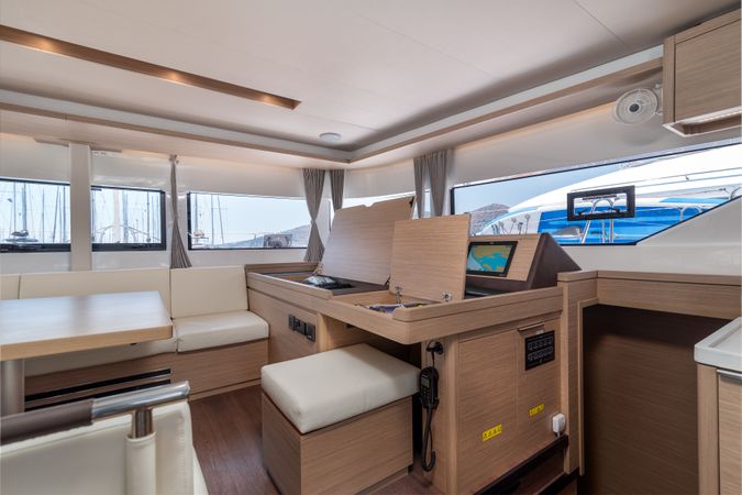 Lagoon 51 | Moonshadow