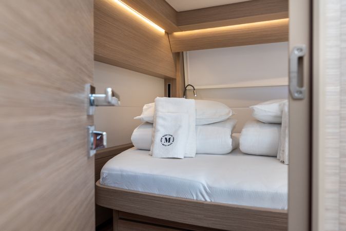 Lagoon 51 | Moonshadow