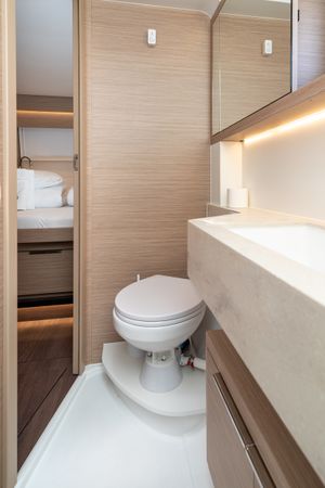 Lagoon 51 | Moonshadow