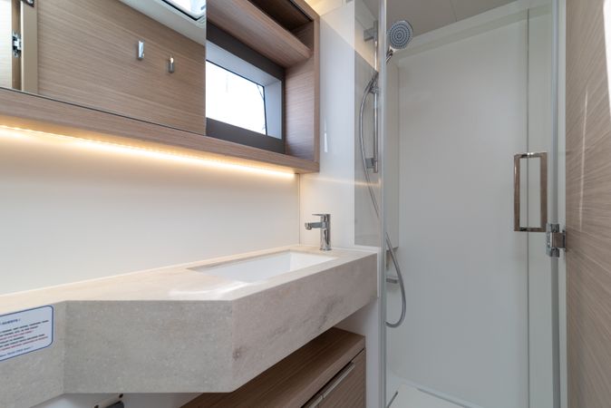 Lagoon 51 | Moonshadow