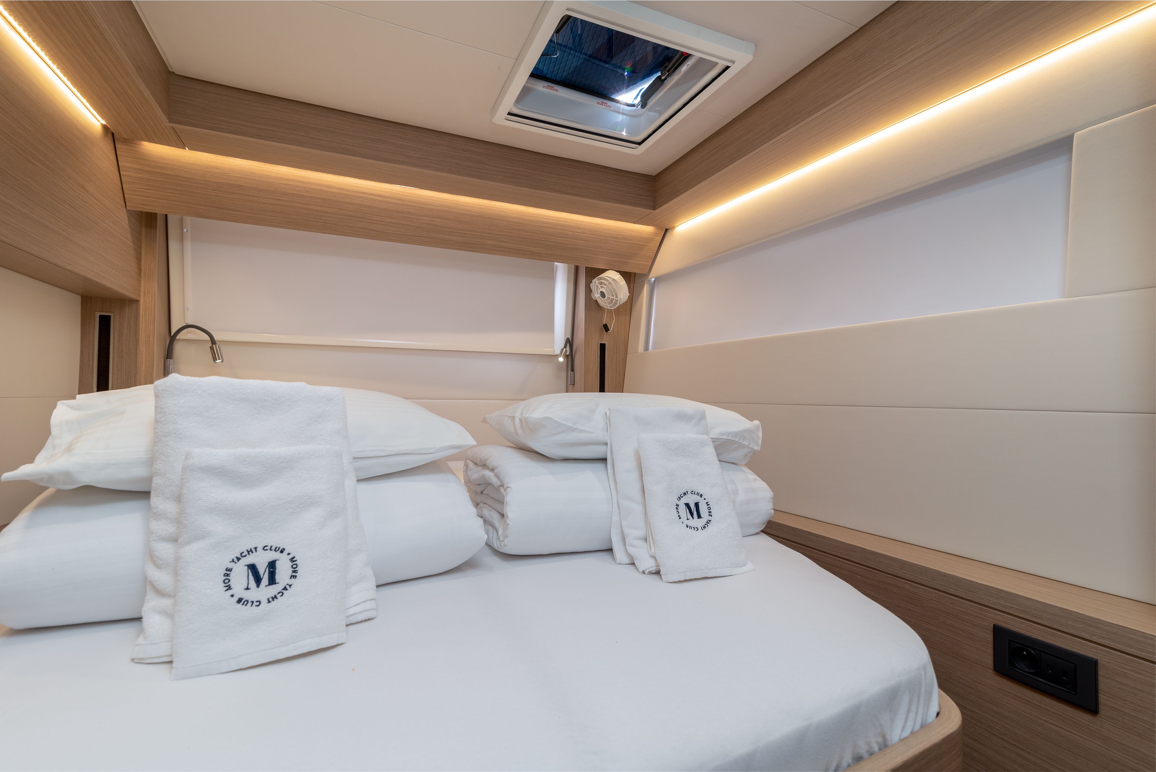 Lagoon 51 | Moonshadow