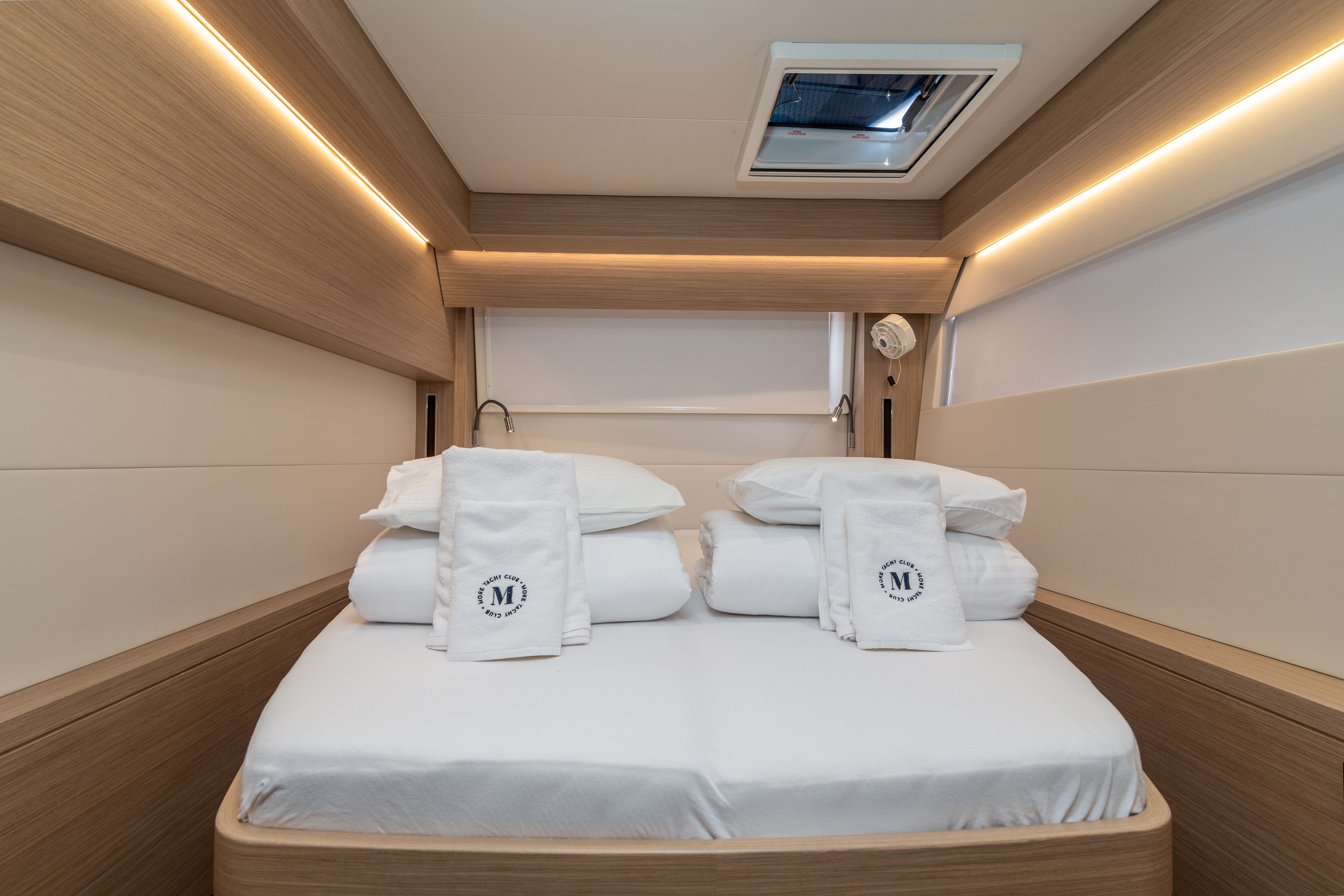 Lagoon 51 | Moonshadow