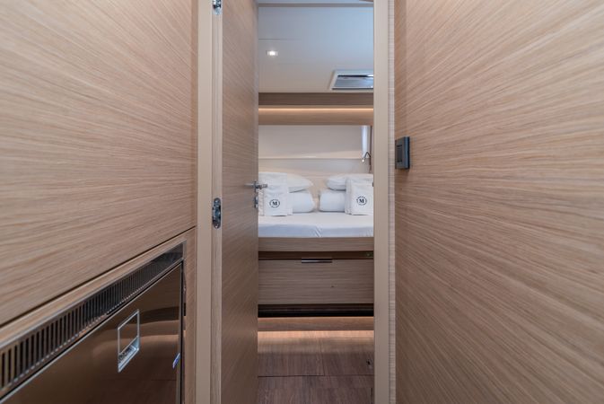 Lagoon 51 | Moonshadow