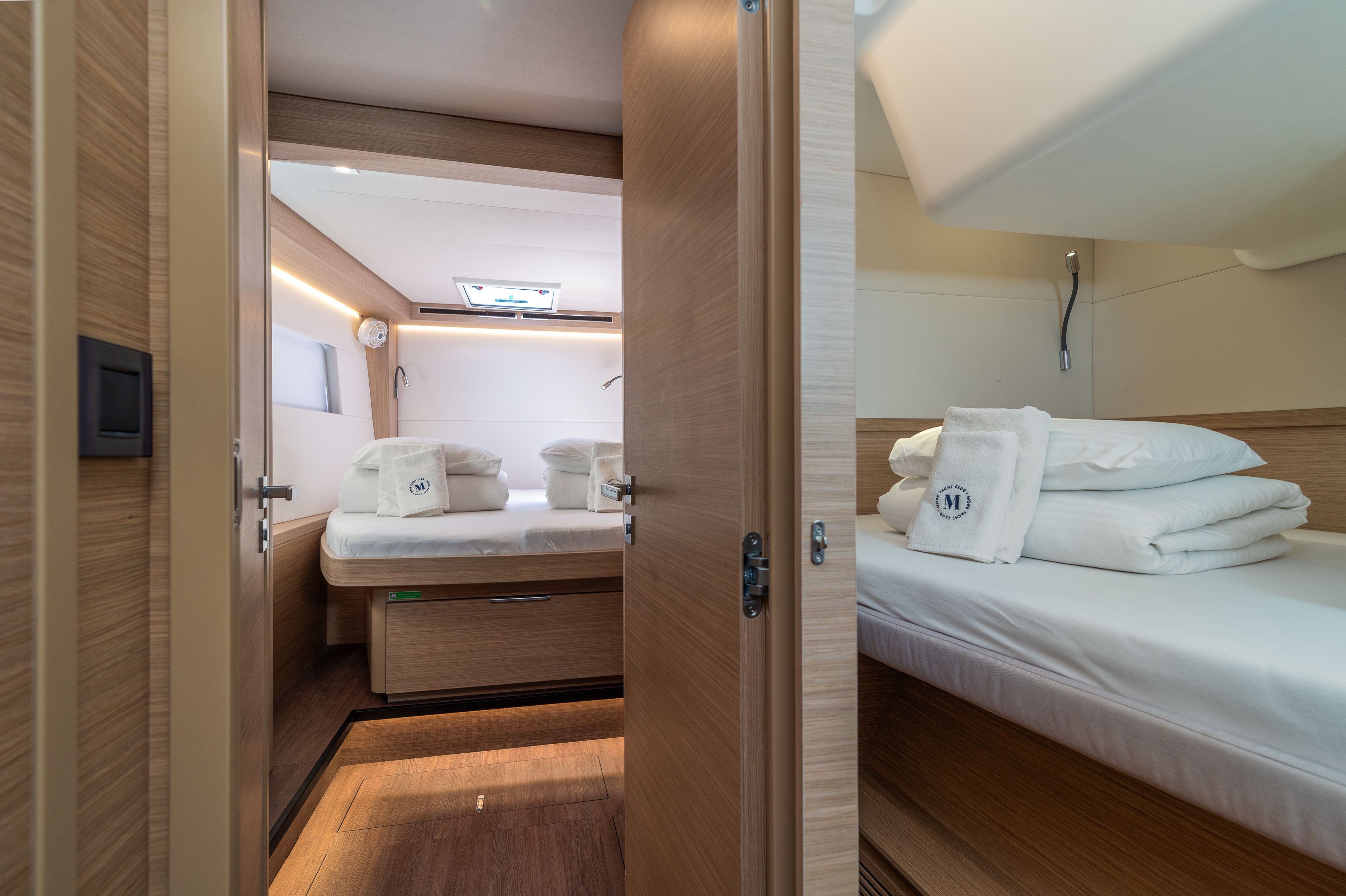 Lagoon 51 | Moonshadow