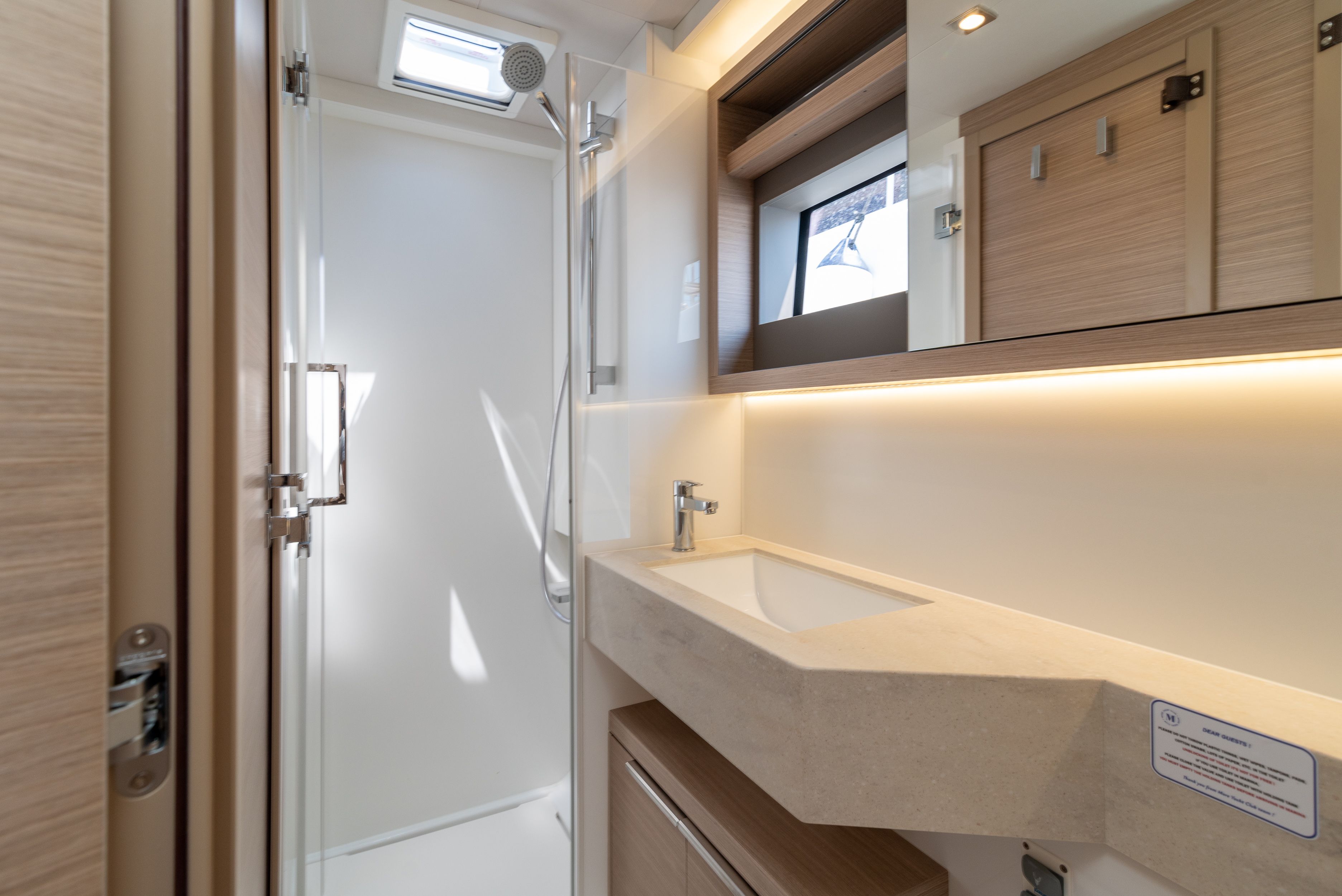 Lagoon 51 | Moonshadow