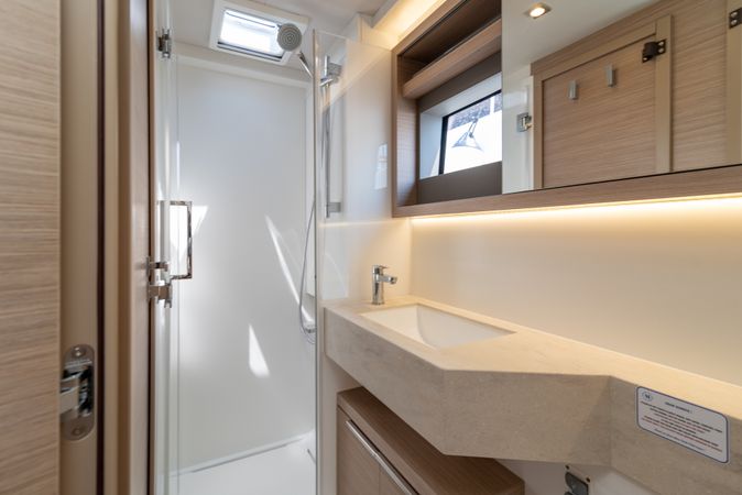 Lagoon 51 | Moonshadow